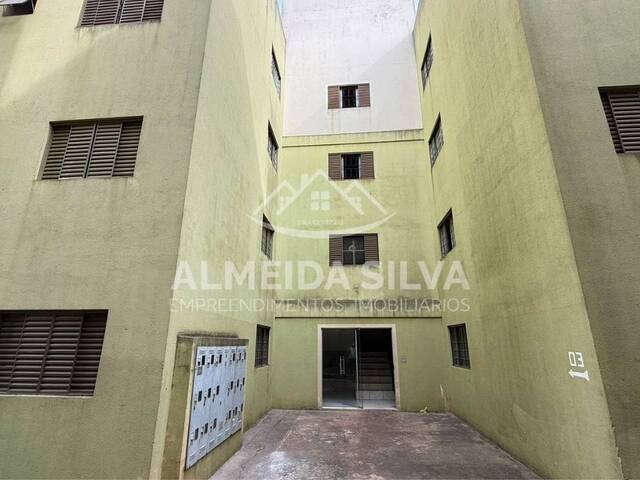 #442 - Apartamento para Venda em Arapongas - PR - 2